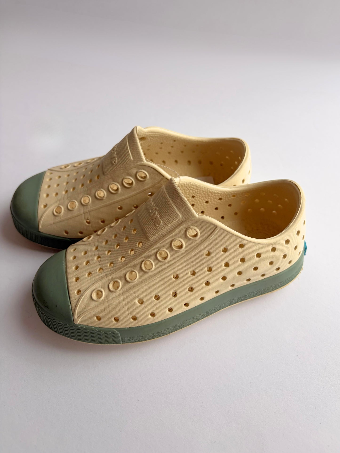 Native Shoes | Size 9