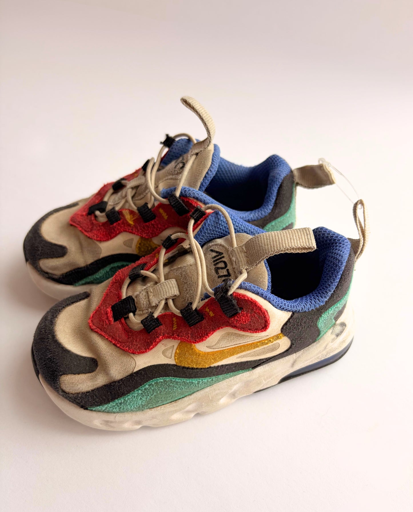 Nike Shoes | Size 6C