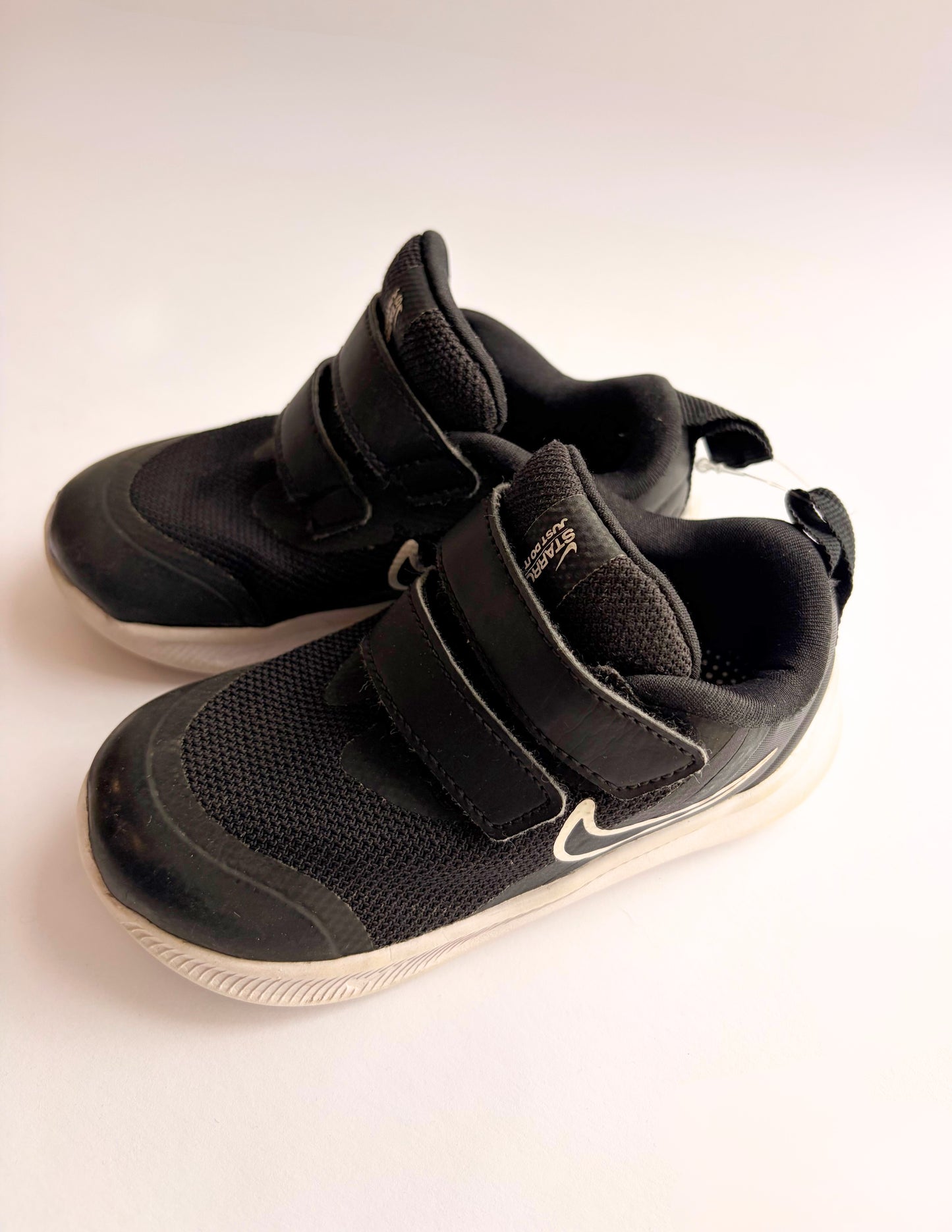 Nike Shoes | Size 7C