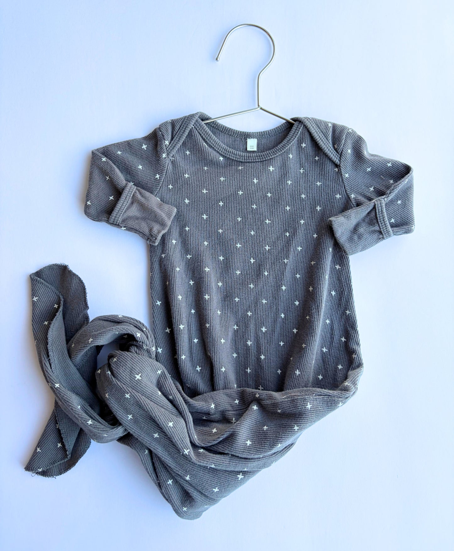 Quincy Mae Knotted Gown | Size 0/3M