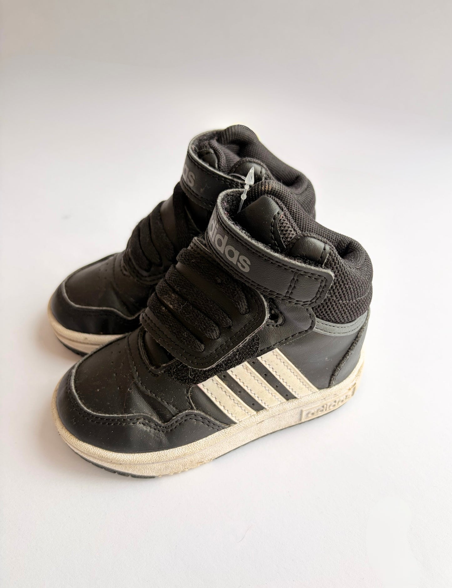 Adidas Shoes | Size 6C