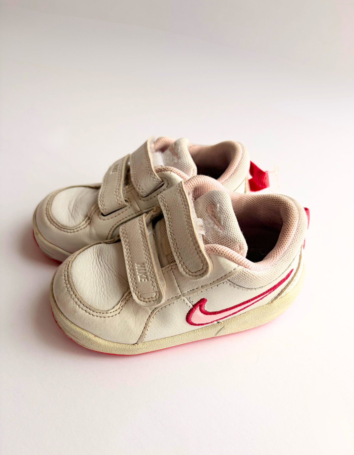 Nike Shoes | Size 6C