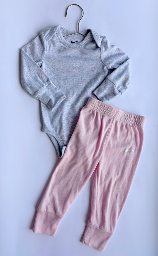 Nike Two-Piece | Size 9M