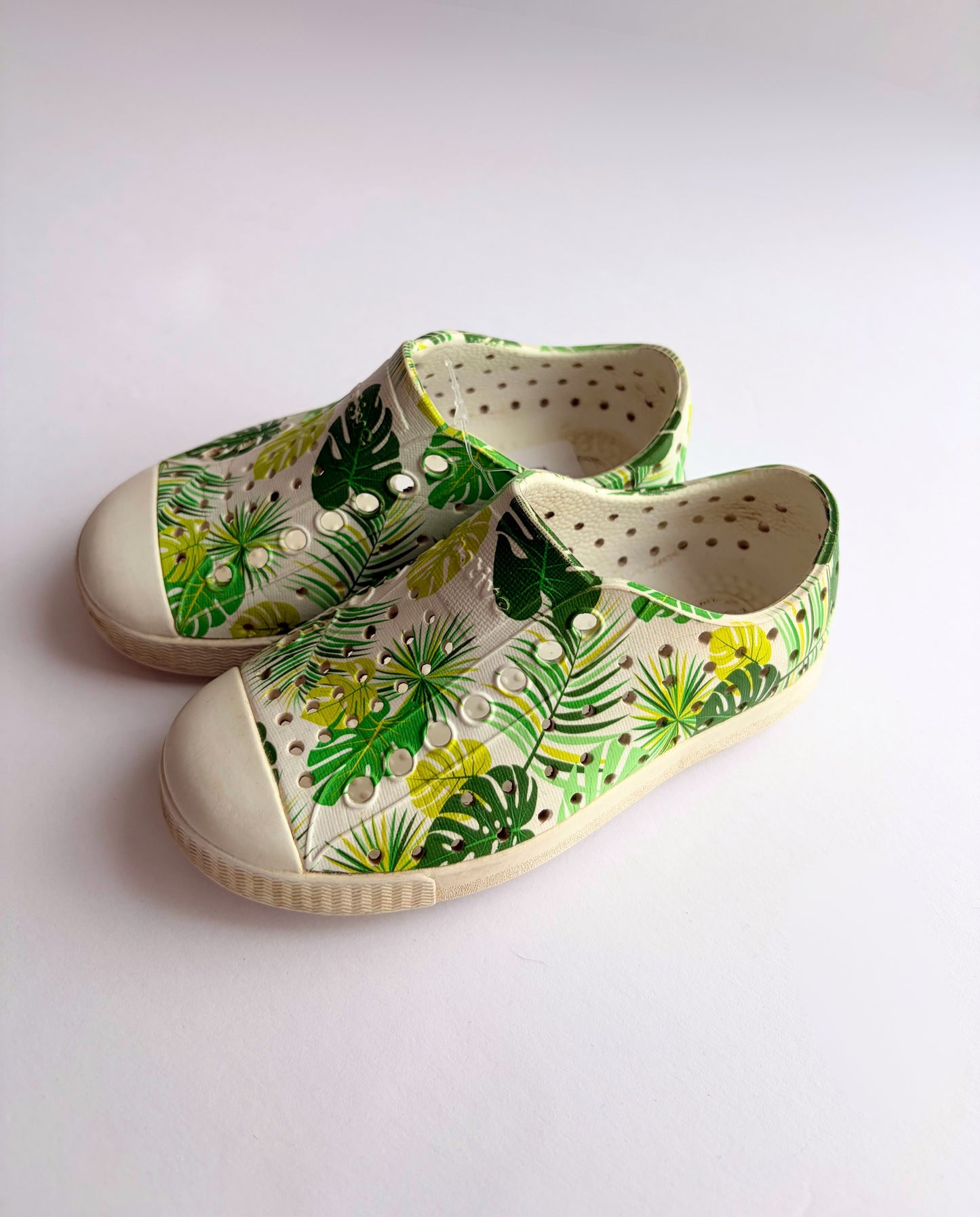 Native Shoes | Size 8