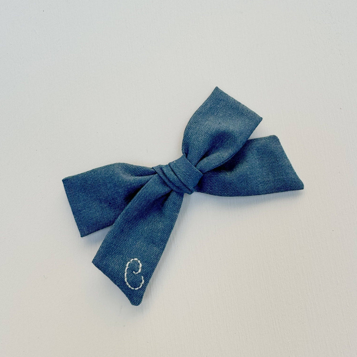 Cream - Handtied Bow