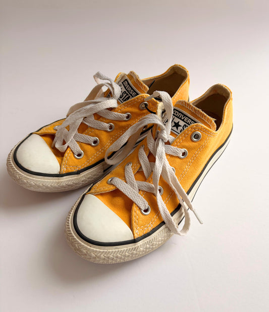 Converse Shoes | Size 1Y