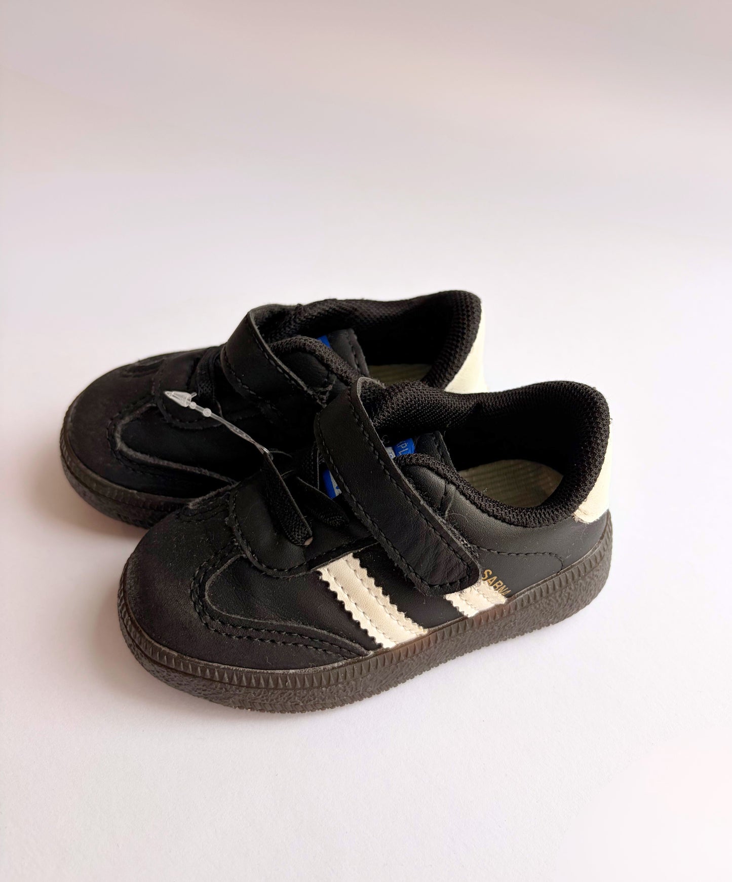 Sneakers | Size 5C