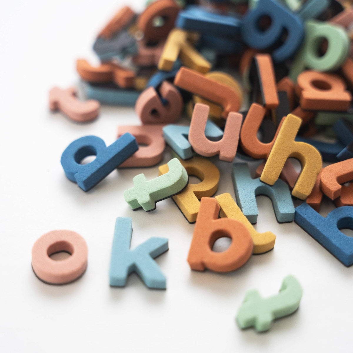 1" 140pc Lowercase Magnetic Letters in Rainbow Dream